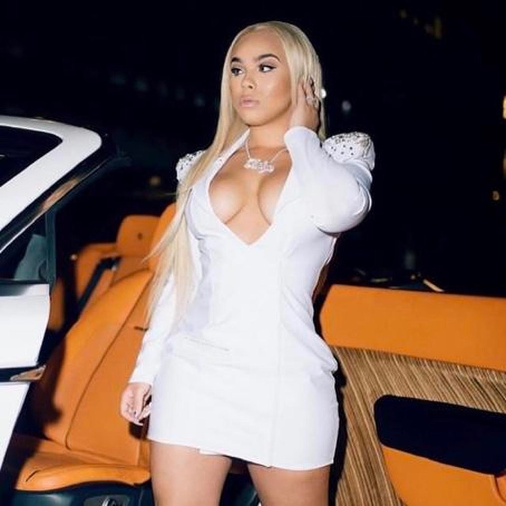 Custom Blingy Blazer Dress✨
Designed By:@nenelashiro_designs